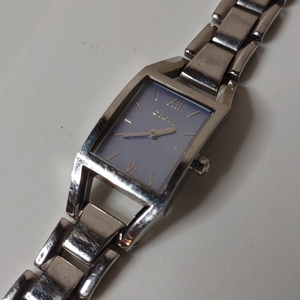 Light Blue And Silver Tone DKNY Watch With Metal Band - Picture 13 of 13